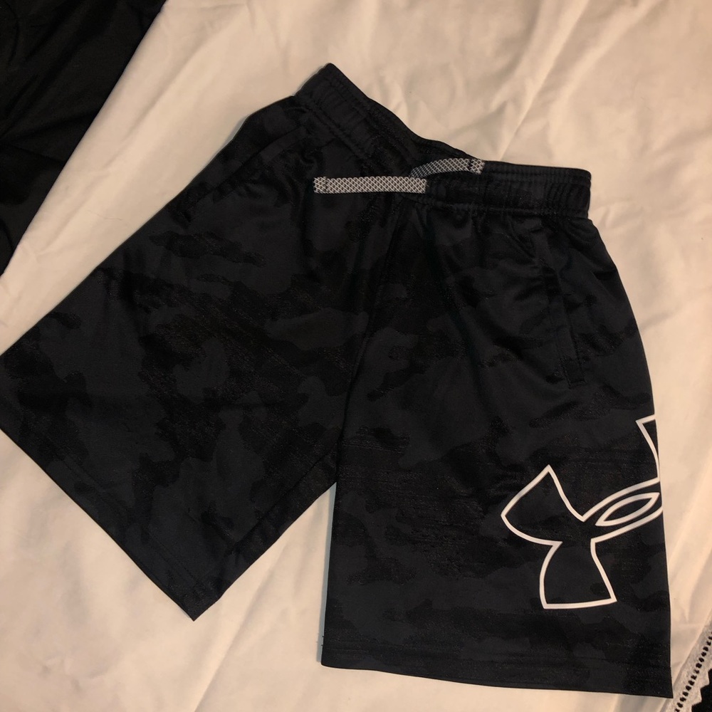 3 Boys Basketball Shorts size S